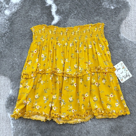 NWT Floral Ruffle Tiered Mini Skirt - Picture 3 of 10